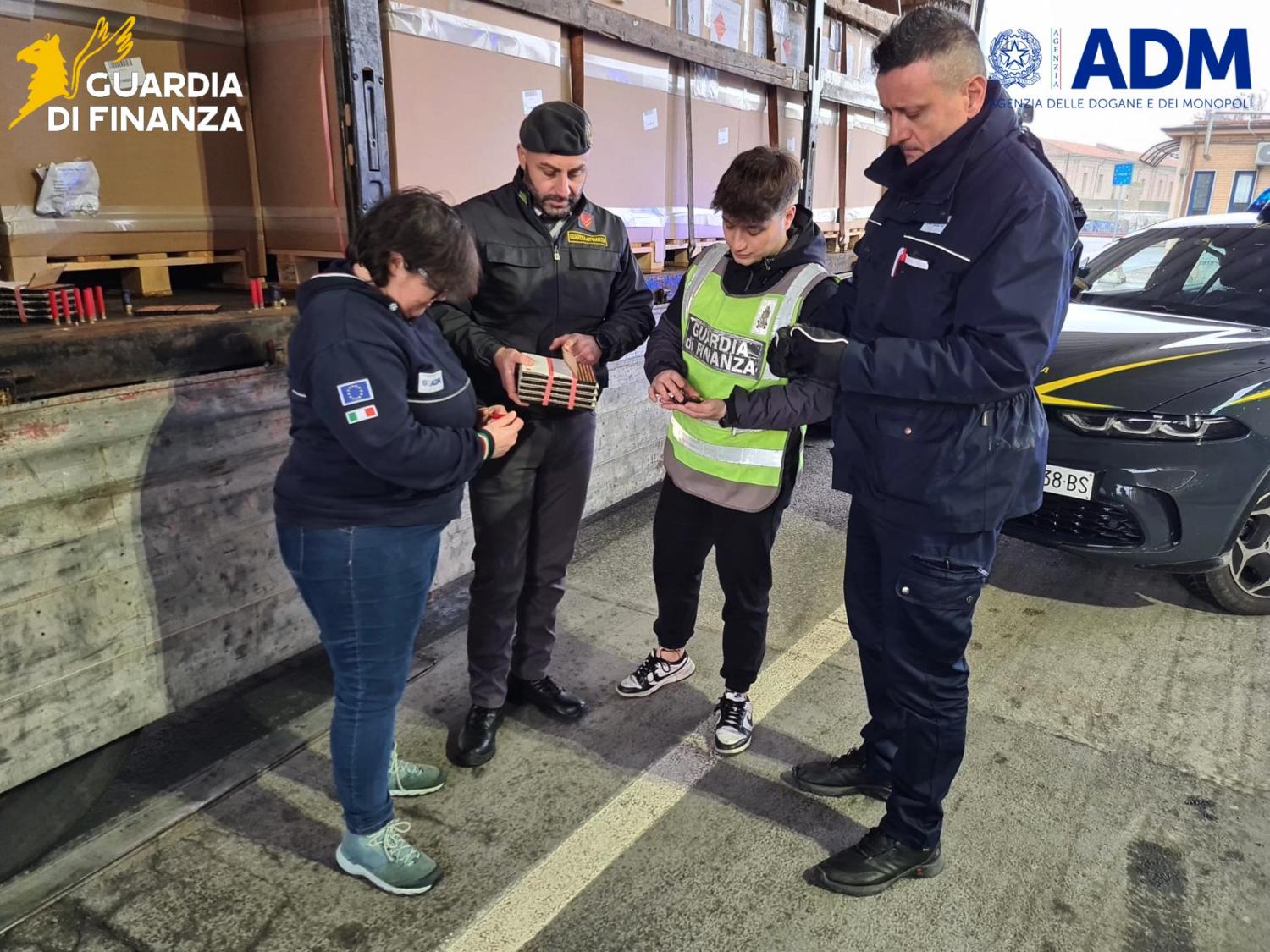 Maxi sequestro di esplosivi al porto di Ancona. Operazione 'Clean Shot'. Sequestrati oltre 10 milioni di detonatori e 314 mila munizioni