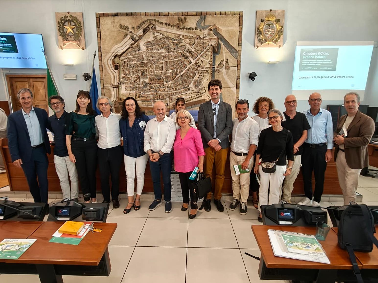 Dagli scarti alle risorse: a Pesaro nasce il distretto del riciclo 