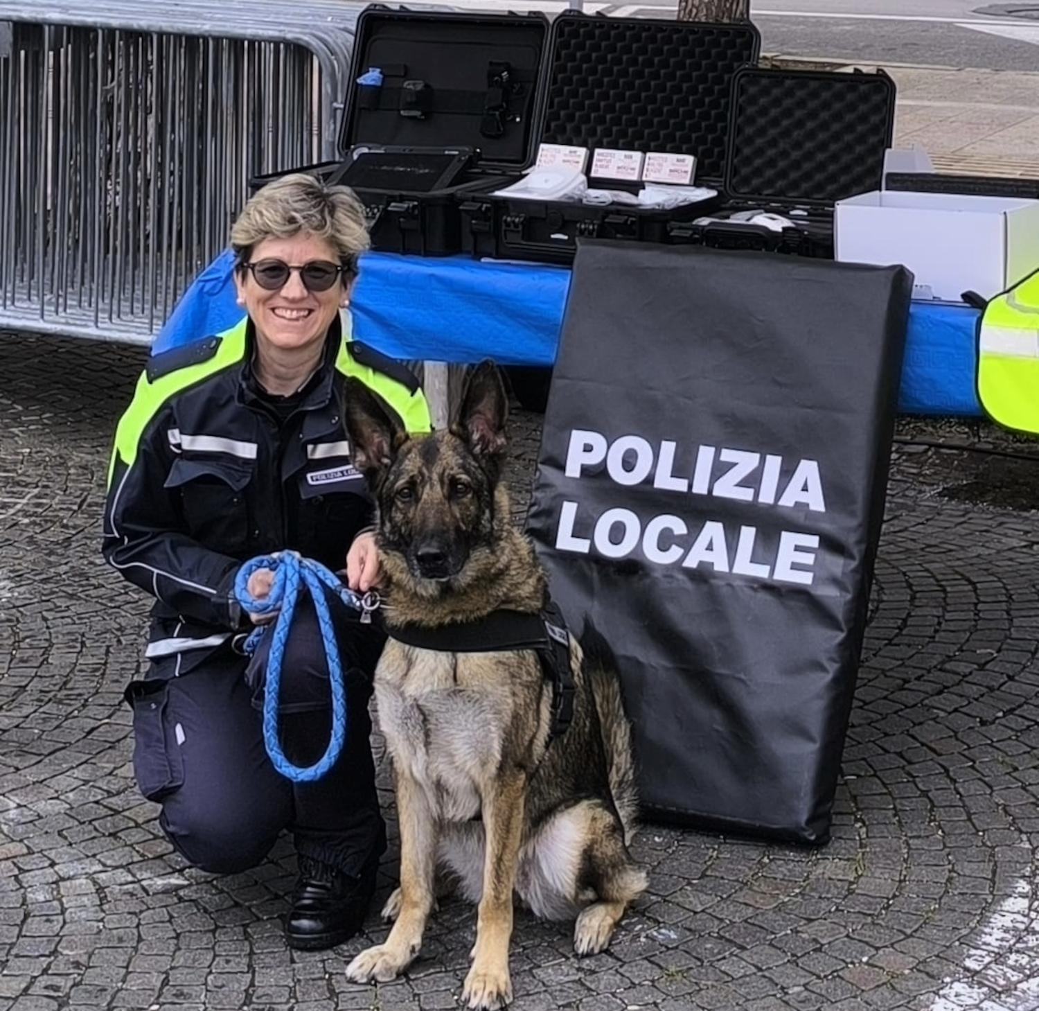 Polizia Locale Ascoli Piceno: il Sovrintendente Capo Filena Teodori consegue la certificazione per preparatrice cinofila