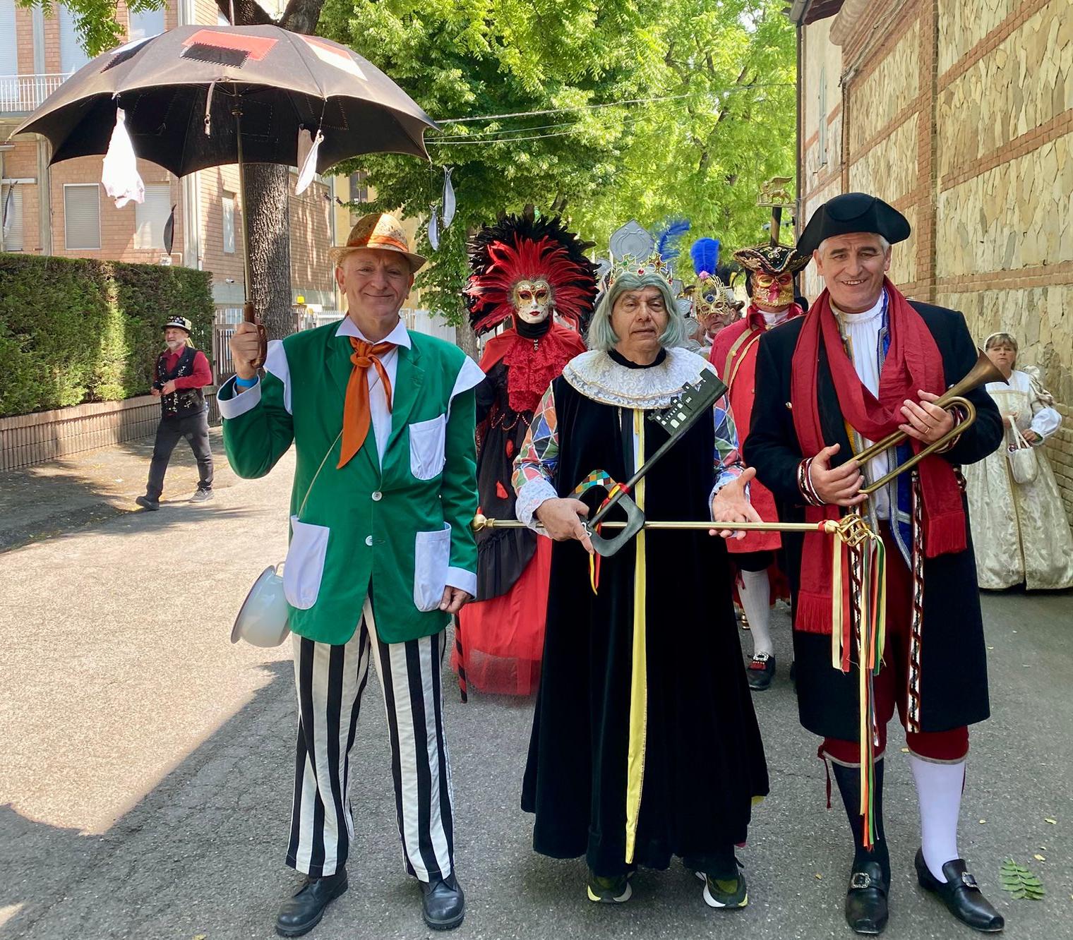Raduno maschere italiane a Parma sabato 23 maggio: sarà presente anche una delegazione del Carnevale di Ascoli 