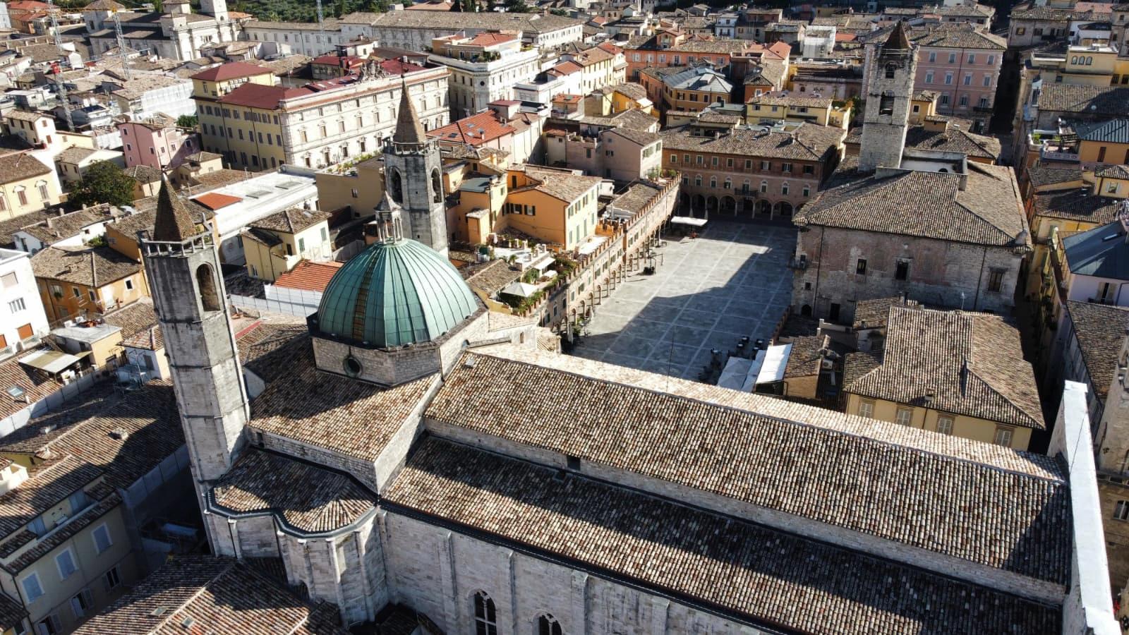 'La Notte, il Circo e la Luna', due navette gratuite da Villa Pigna e Monticelli per partecipare alla serata in centro storico