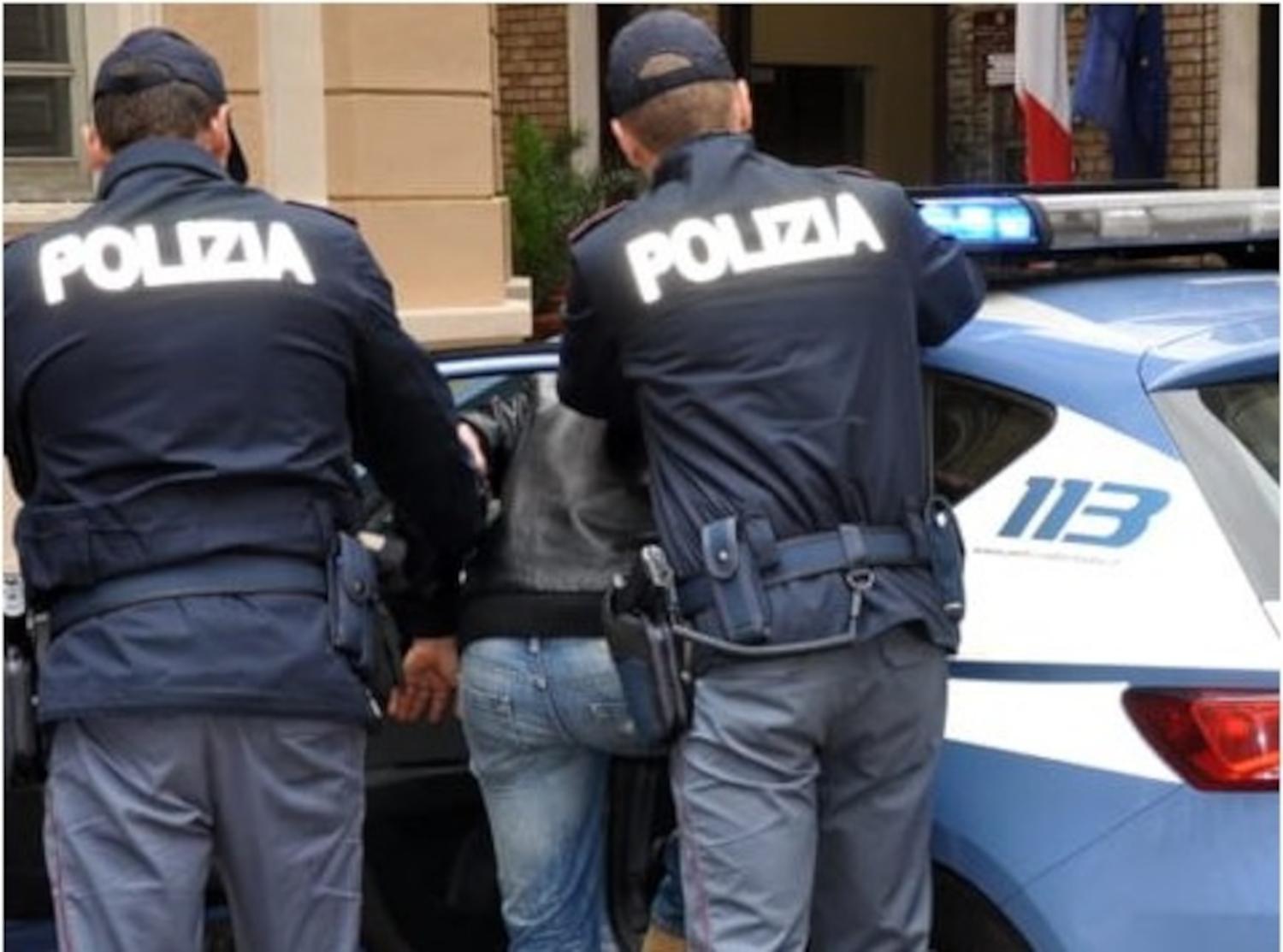 Doppio arresto per detenzione e spaccio di droga della Squadra mobile di Ascoli Piceno