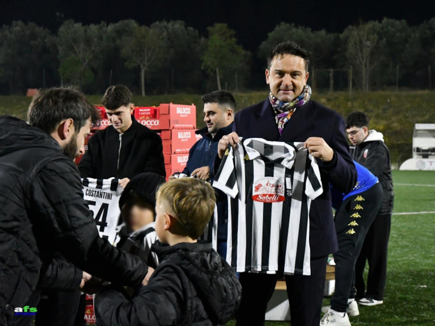Sabelli festeggia il Natale con le giovanili dell'Ascoli Calcio 