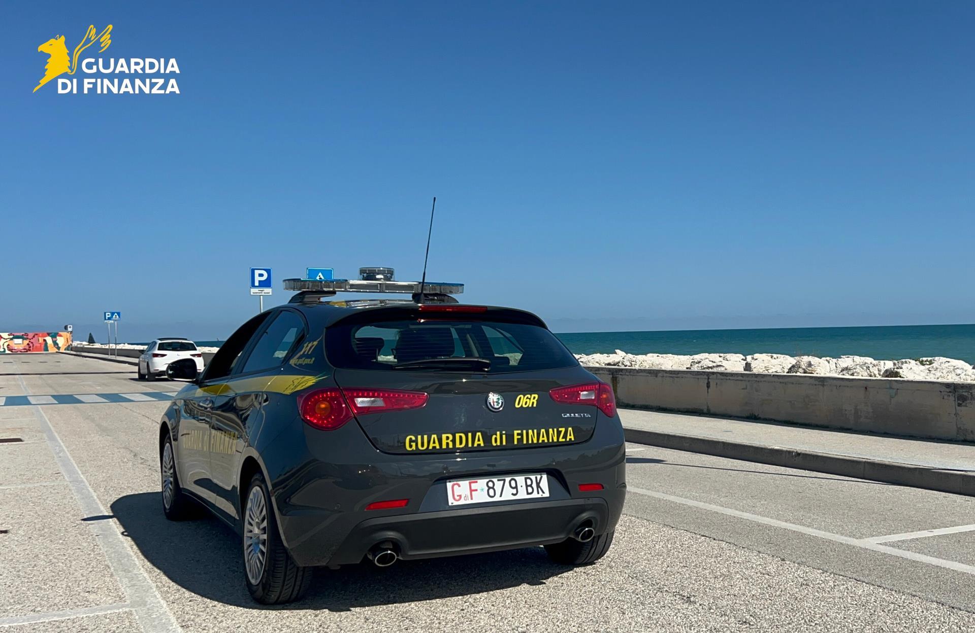 Operazione antidroga delle Fiamme gialle a Civitanova Marche: quattro arresti