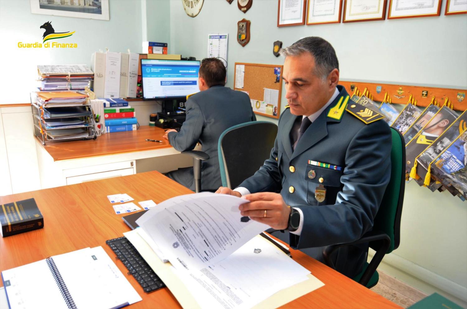 Le Fiamme gialle scoprono a Popoli Terme un deposito abusivo di oli lubrificanti. Ai domiciliari un imprenditore