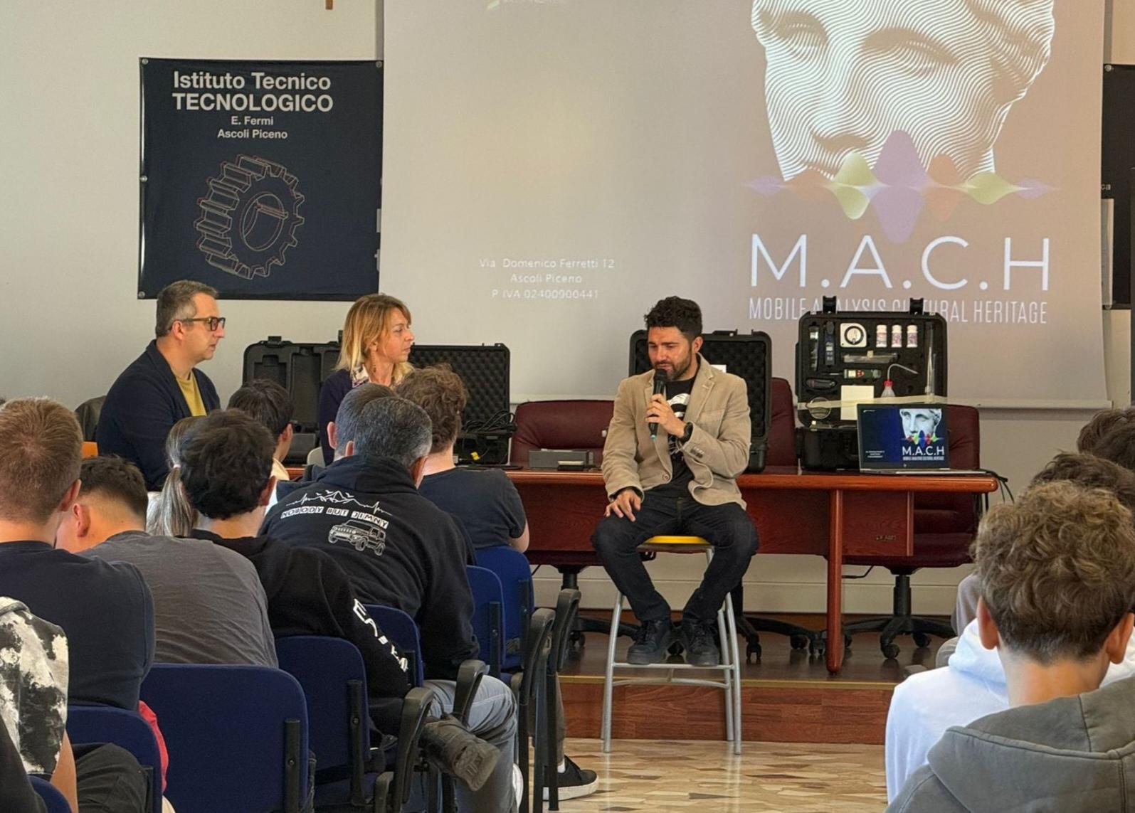 Il futuro dell’IIS 'Fermi Sacconi CPIA' viaggia su quattro ruote: nuova tappa per il progetto LAB MOBILE