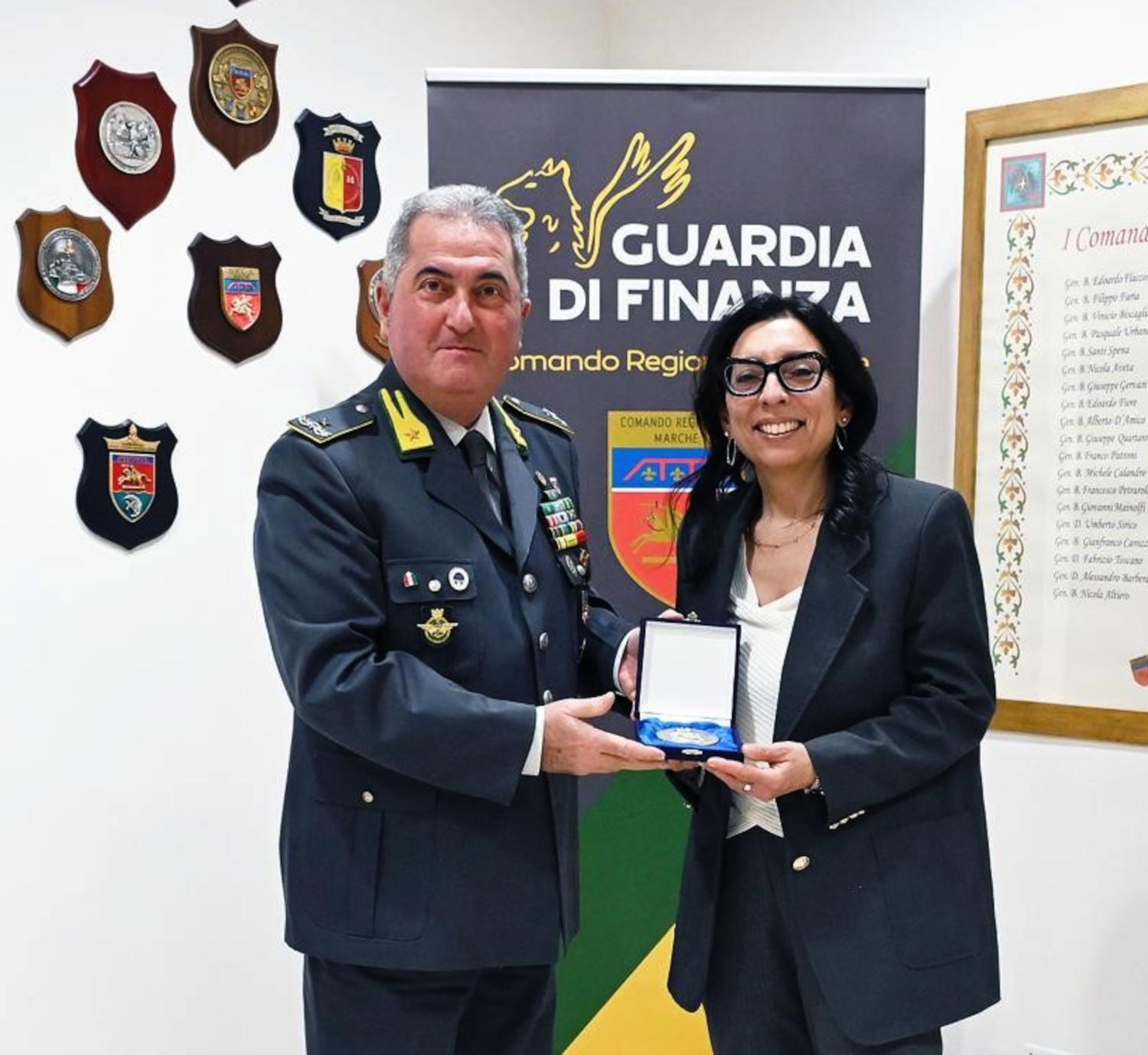 L’assessore al bilancio Francesca Pantaloni incontra il generale Nicola Altiero, comandante regionale della Guardia di Finanza