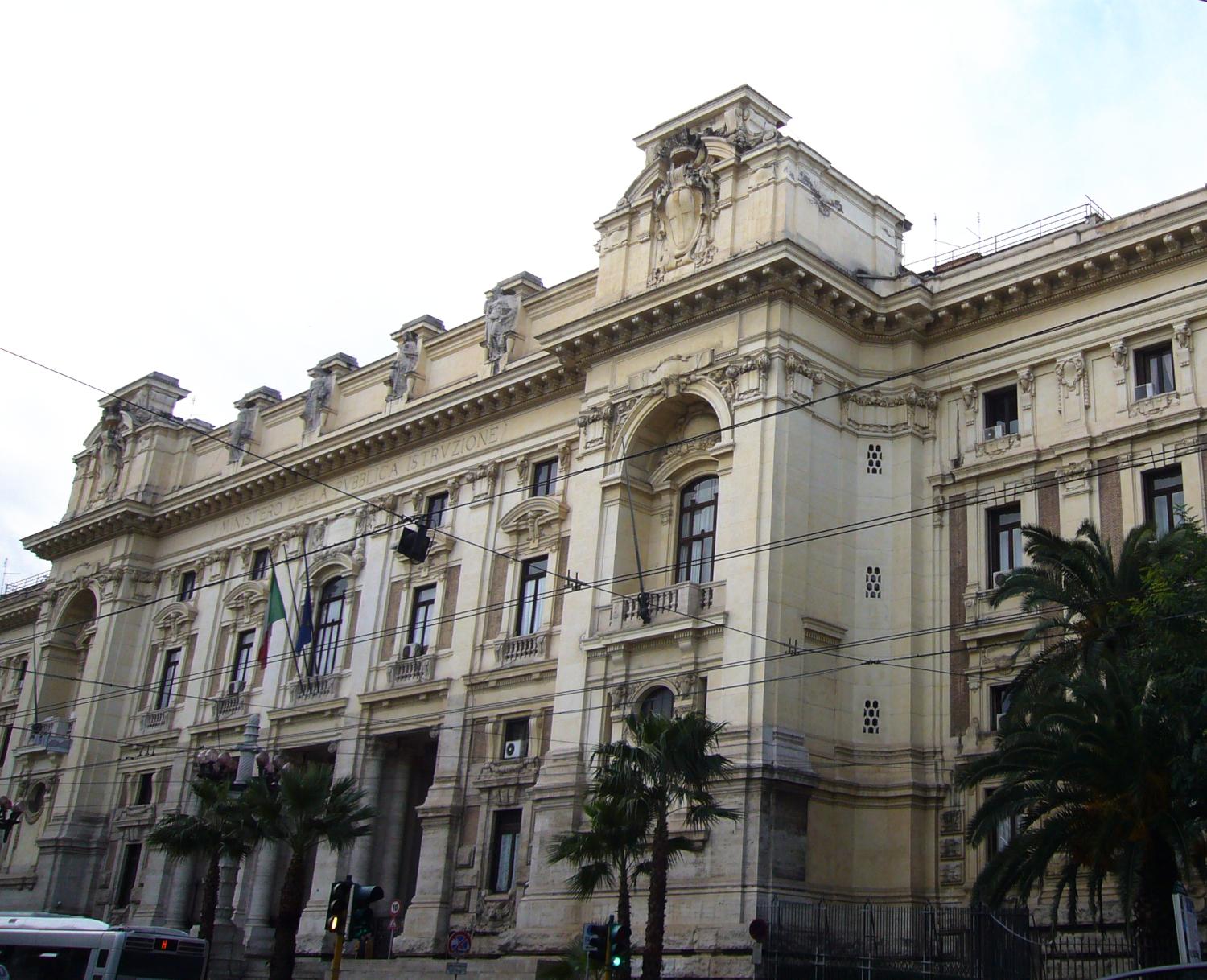  Scuola, aperte le iscrizioni alle prime classi per l’anno scolastico 2026/2027