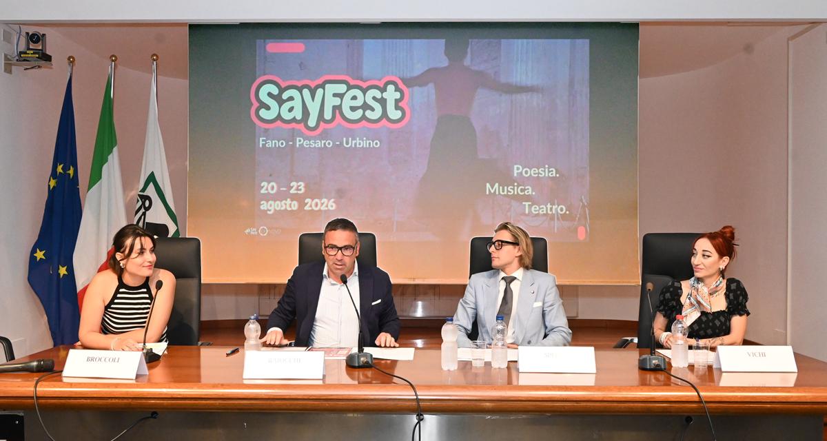 Sayfest 2026, la nuova scena artistica italiana si dà appuntamento nelle Marche: tre concorsi per teatro, poesia e musica  