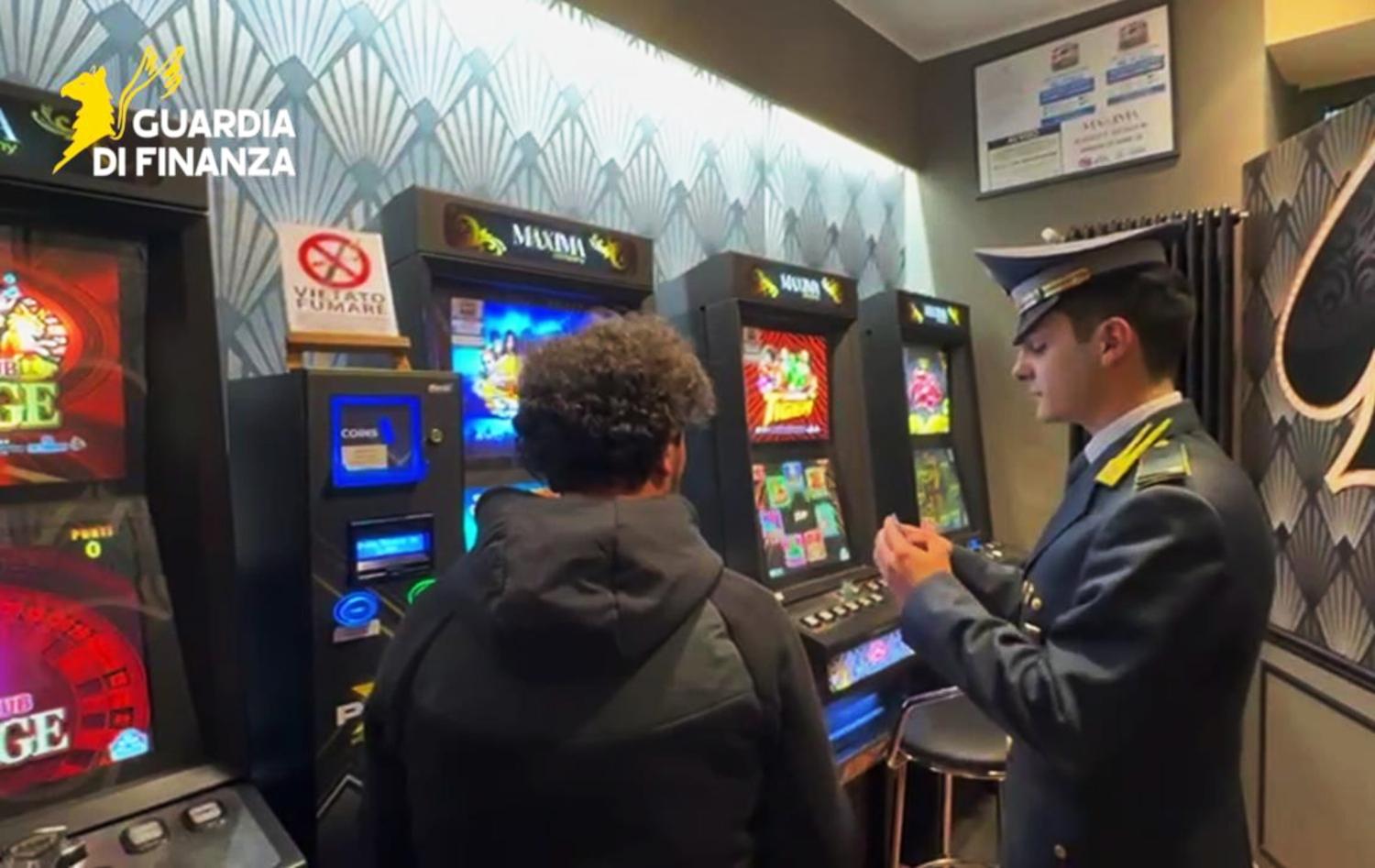 Sequestrati beni dalle Fiamme gialle per oltre 750 mila euro nei confronti di un soggetto ritenuto 'socialmente pericoloso'