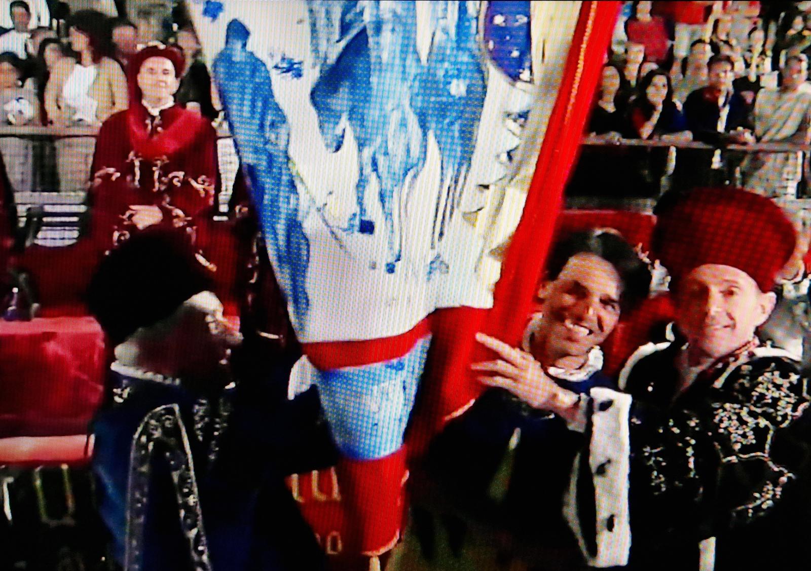 Luca Innocenzi vince la Quintana di luglio e conquista il 37° palio per Porta Solestà