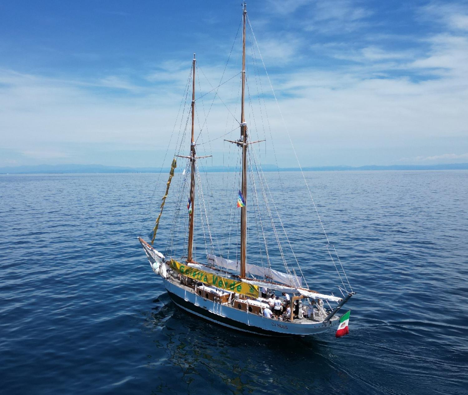  Al via la 40esima edizione di Goletta Verde di Legambiente: da metà giugno ad inizio agosto navigherà lungo la Penisola in difesa di mare e coste