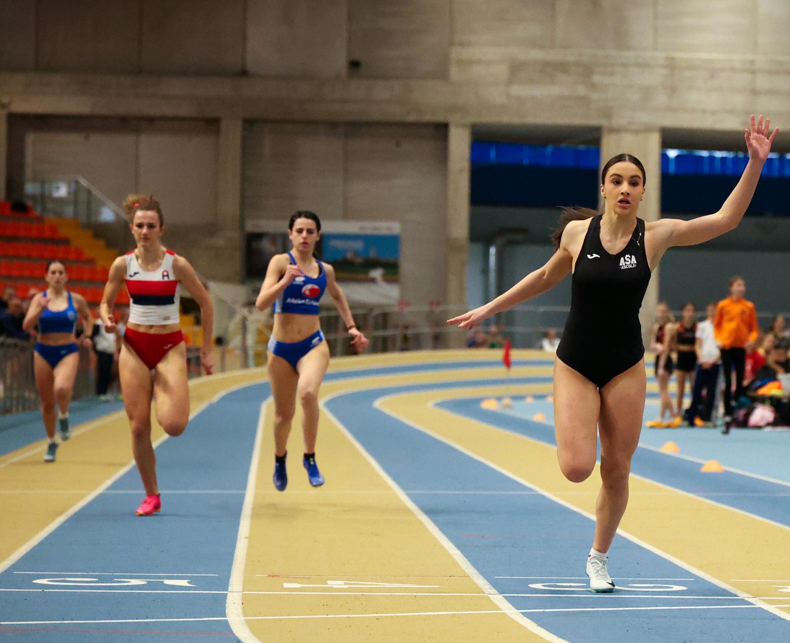 Prestazione magistrale al meeting nazionale di Ancona per l’Asa Ascoli con Angie Anemone