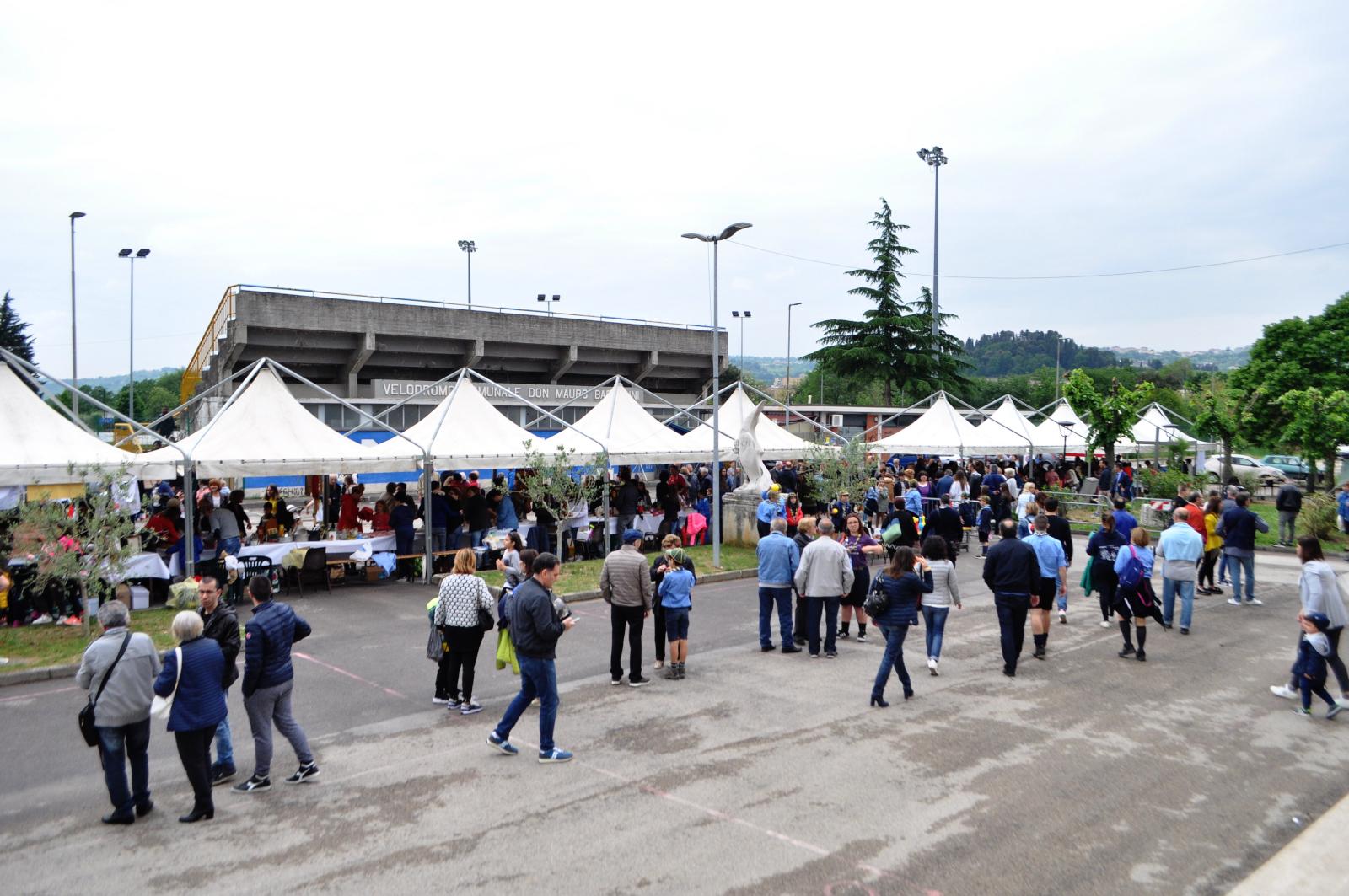 Monticelli. torna il mercatino di solidarietà momento di incontro e generosità