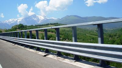 Auto piombata dal viadotto dell'A14, aperta un'inchiesta