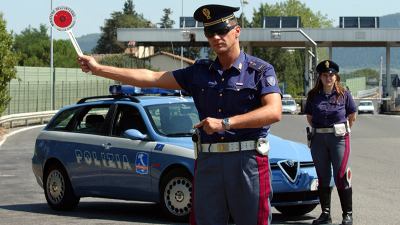 Autodemolitore abusivo denunciato dalla Polizia Stradale