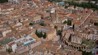 La polizia denuncia un trentenne per incendio doloso