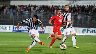 Ascoli Picchio show, Ancona umiliata 5-3