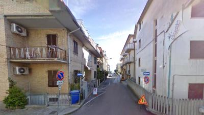 Luci rosse e frusta, scoperta casa d'appuntamenti