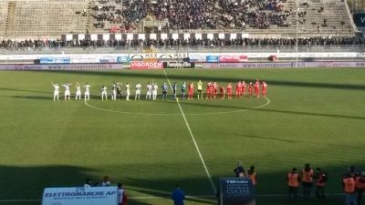 Ascoli-Teramo 0-0, bianconeri spreconi alla prima del 2015