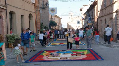 Straordinario successo per l'Infiorata di Montefiore dell'Aso