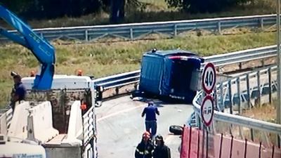 Un morto e due feriti in un incidente all'uscita di Ancona sud