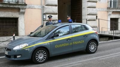 Latitante travestito da turista catturato dalle Fiamme Gialle