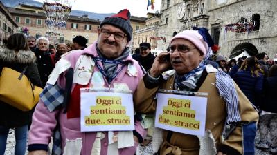 Il Carnevale ascolano 2016 con le macchiette della domenica mattina