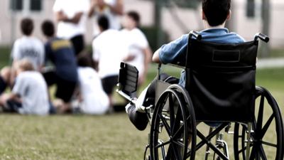 Marche, scuole poco accessibili e senza ausili tecnologici per alunni con disabilità