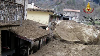 Vigili del Fuoco a Quintodecimo per la caduta di un masso sulla Salaria