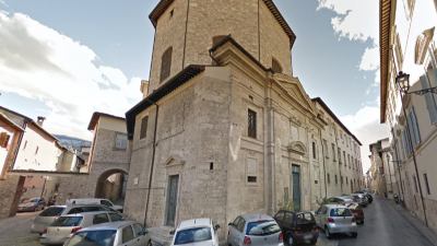 Busto bronzeo dedicato al venerabile mons.  Marcucci