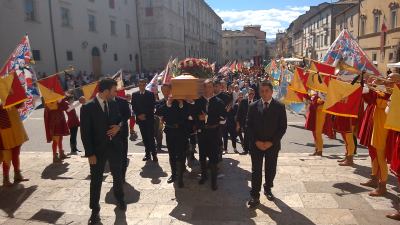 Rullo di tamburi e squilli di chiarine per salutare Giacinto