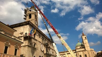 Terremoto, i lavori di messa in sicurezza della torre del palazzo dei Capitani