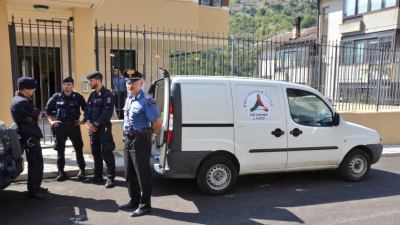 Terremoto, recuperati dai carabinieri 8 notebook rubati nella scuola di Acquasanta