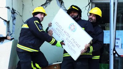 Terremoto, recuperati beni presso scuola media Ruffini di Arquata