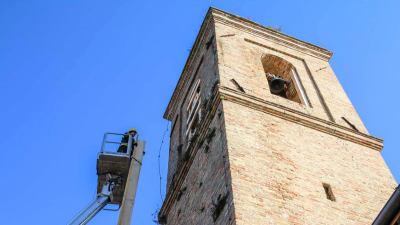 Terremoto, cerchiaggio della torre campanaria della chiesa Santa Maria Assunta