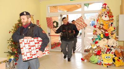 Babbo Natale della Polizia nelle scuole terremotate di Arquata del Tronto e Acquasanta Terme