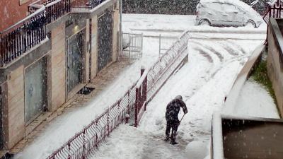 Il Piceno imbiancato da una fitta e costante nevicata