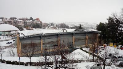 Terremoto e neve, crolli e paure. Cinquemila persone isolate da soccorrere