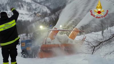 Emergenza neve: oltre 1.500 interventi dei vigili del fuoco che hanno soccorso 400 persone