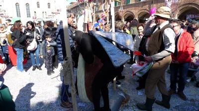 Carnevale di Ascoli 2017, vincitore assoluto il gruppo 'Vatte vie’ mesco’ che fracete lu presciutte'