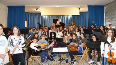 Musica per Arquata. La scuola Marchetti di Senigallia dona gli strumenti musicali