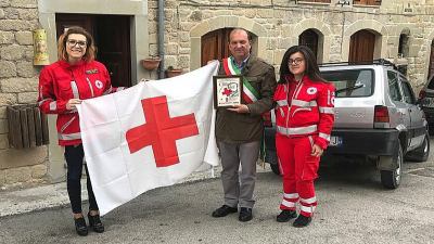 Giornata mondiale della Croce Rossa, bandiere esposte per una settimana nei municipi montani delle province di Ascoli e