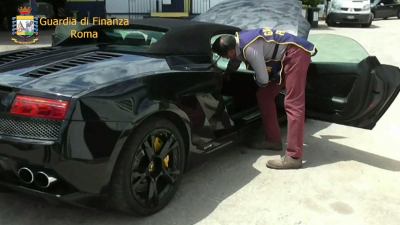 Operazione 'Dream car'. Evasore totale guida una Lamborghini, arrestato per truffa e frode fiscale da oltre 25 milioni