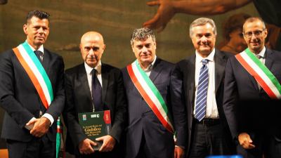 Minniti: 'Per la ricostruzione occorre spendere rapidamente risorse senza che un solo euro finisca a mafiosi e corrotti'