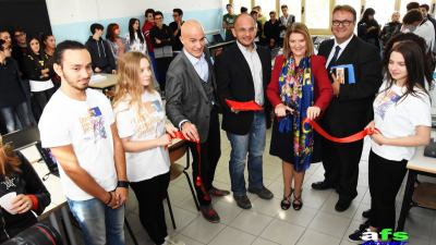 Inaugurata l’aula informatica del liceo scientifico ascolano che Italiaonline ha dotato di PC, notebook, tablet e stampa