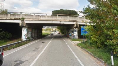 Grave incidente stradale a Marino del Tronto, travolte madre e figlia in prognosi riservata. Caccia all'auto pirata