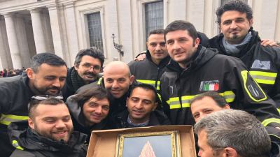 Squadra dei Vigili del Fuoco di Ascoli in udienza privata da Papa Francesco