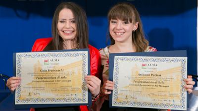 ALMA diploma 20 nuovi professionisti dell’accoglienza. Tra loro due ragazze picene: Gaia Franceschi e Arianna Parissi