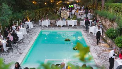 Aperitivo detox in piscina con la chef Emanuela Tommolini. Torna Atmosfere di Gusto a Villa Cicchi